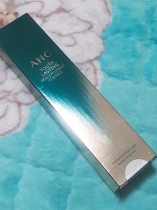 [NEW 탄력유턴 아이크림] AHC 유스 래스팅 리얼 아이크림 포 페이스 — 5점을 준 리뷰어가 2021년 3월 올린 사용 사진