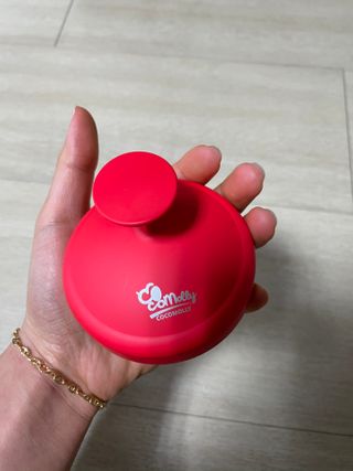 자극 없이 털/각질 관리가 가능한 코코몰리 실리콘 목욕 브러쉬 — 5점을 준 리뷰어가 2021년 1월 올린 사용 사진