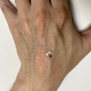 아이앤립 / EYENLIP 아이앤립 루센트 비비크림 2 Color — 5점을 준 리뷰어가 2021년 6월 올린 사용 사진
