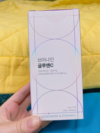 브이나인 글루타치온 비타민C 콜라겐 세라마이드 14포 1BOX — 5점을 준 리뷰어가 2022년 8월 올린 사용 사진