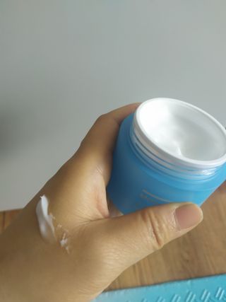 Dr.느루벗 느루벗 모이스쳐 24 크림 — 4.5점을 준 리뷰어가 2021년 4월 올린 사용 사진