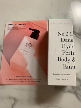 줄라이 모닝 _ JULY MORNING 줄라이모닝 하이드레이팅 퍼퓸드 바디앤핸드 에멀젼 — 5점을 준 리뷰어가 2021년 8월 올린 사용 사진