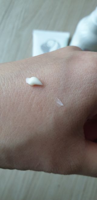 mom e 맘이 내추럴 베이비 케어 크림+바디오일 — 4점을 준 리뷰어가 2021년 1월 올린 사용 사진