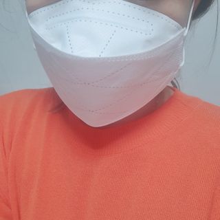케이파이 나날마스크 [케이파이 나날] KF94 마스크 50매입 (개별포장) ,  여름에도 좋은 숨쉬기 편한 순수 국산 마스크 — 5점을 준 리뷰어가 2022년 9월 올린 사용 사진