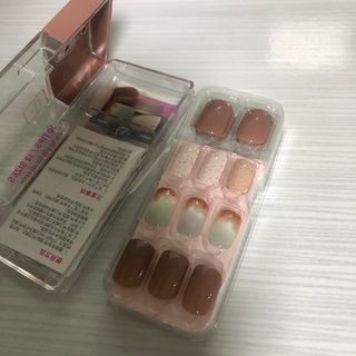 데싱디바 매직프레스 레귤러 스퀘어_6종 중 택 1 — 5점을 준 리뷰어가 2021년 9월 올린 사용 사진