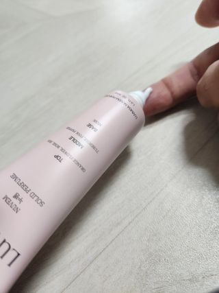 러브모아 향수 고체향수 승무원 고체향수 바르는 향수 니치향수 도손 우드세이지 앤 씨솔트 — 5점을 준 리뷰어가 2022년 12월 올린 사용 사진
