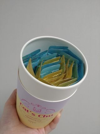 페페로니 잘 먹는 캣츄 - 무항생제 닭고기 12개 + 원양선 참치 12개 — 5점을 준 리뷰어가 2021년 8월 올린 사용 사진