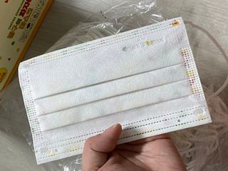 [숨그림]  덴탈마스크 짱구 우리아이 그리고 내가 쓰는 믿을수있는 케릭터 마스크  16종 — 5점을 준 리뷰어가 2021년 10월 올린 사용 사진