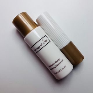 더사가오브수 [사가수] 효혜윤 보태니컬 에너지 에센스인로션 20ml /아이포올 스틱 3g — 5점을 준 리뷰어가 2023년 2월 올린 사용 사진