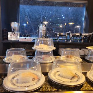 [스시오 건대점] 무한리필 회전초밥 평일 뷔페 2인 — 4점을 준 리뷰어가 2021년 2월 올린 사용 사진