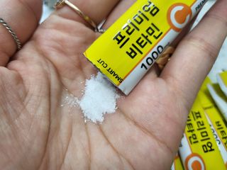 서울약사신협 프리미엄 비타민C 1,000mg_2.5g x 50포 — 5점을 준 리뷰어가 2021년 9월 올린 사용 사진