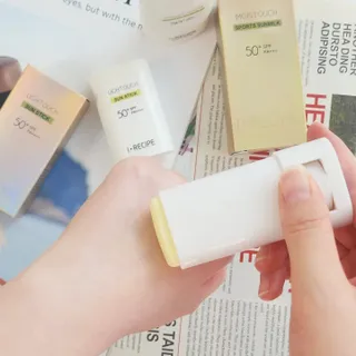 아이레시피 라이트터치 선스틱 15g (SPF50+, PA++++) — 5점을 준 리뷰어가 2023년 2월 올린 사용 사진