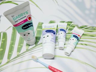 닥터데디스 안심저불소 키즈치약 (라즈베리, 청포도향 중 택 1) 60g +  여행용 미니 치약 15g — 5점을 준 리뷰어가 2022년 8월 올린 사용 사진