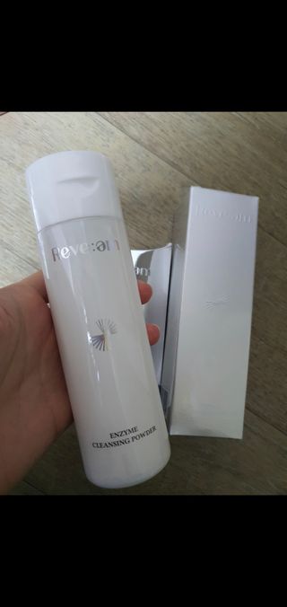 나우 [리브엠] 화해 1등 클렌징 파우더! 모공&피지 말끔순삭 — 4점을 준 리뷰어가 2024년 1월 올린 사용 사진