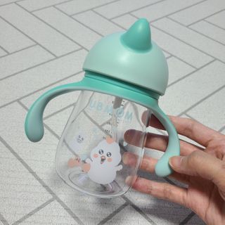 유비맘 트라이탄 코니빨대컵_컬러 랜덤 발송 — 4.5점을 준 리뷰어가 2021년 1월 올린 사용 사진