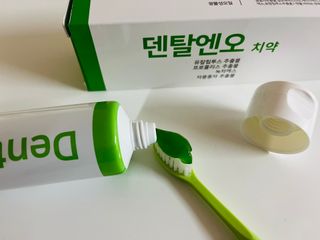 프리마인 유해균 뿐만 아니라 유익균까지 씻어내는 치약은 그만, 건강한 구강환경을 만드는 덴탈엔오 — 5점을 준 리뷰어가 2023년 4월 올린 사용 사진