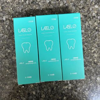 치과에서 쓰는 치약 _ 라벨제로 저불소 꼬마, 키즈, 유아, 베이비, 주니어 안전한 어린이치약 — 5점을 준 리뷰어가 2022년 11월 올린 사용 사진