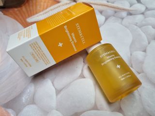 체르엠 스템앤셀 비타민 브라이트닝 에센스 30ml 1개 — 5점을 준 리뷰어가 2021년 10월 올린 사용 사진