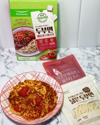 [풀무원] 식물성 저당질식 세트, 두부면 매콤라구파스타와 두부면 직화짜장 — 5점을 준 리뷰어가 2021년 3월 올린 사용 사진
