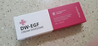 이지듀 DW-EGF 크림 다이브좀_콜라겐이 쏙쏙, 탄력피부로 다이빙 — 4점을 준 리뷰어가 2021년 2월 올린 사용 사진