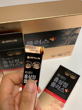 서울약사신협_투데이홍삼정플러스스틱_10g x 30포 — 4점을 준 리뷰어가 2021년 6월 올린 사용 사진