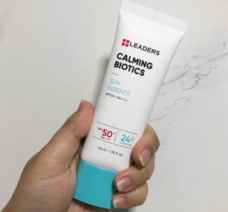 리더스코스메틱 리더스 카밍 바이오틱스 선 에센스 SPF 50+ PA++++ — 4.5점을 준 리뷰어가 2022년 5월 올린 사용 사진
