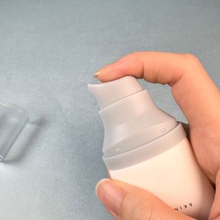 [스킨1004] 마다가스카르 센텔라 히알루-시카 워터핏 선세럼 50ml — 5점을 준 리뷰어가 2024년 5월 올린 사용 사진