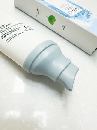 [스킨1004] 마다가스카르 센텔라 히알루-시카 워터핏 선세럼 50ml — 5점을 준 리뷰어가 2024년 5월 올린 사용 사진