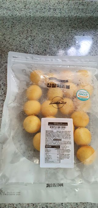 Dog&Ball 독앤볼 [Dog&Ball] 미니찹쌀볼도그 찹쌀치즈볼 — 5점을 준 리뷰어가 2021년 8월 올린 사용 사진