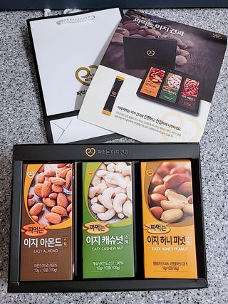 짜먹는 이지견과 짜먹는 이지아몬드, 짜먹는 이지허니피넛, 짜먹는 이지캐슈넛 각 10g X  10포 — 5점을 준 리뷰어가 2021년 3월 올린 사용 사진