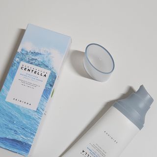 [스킨1004] 마다가스카르 센텔라 히알루-시카 워터핏 선세럼 50ml — 5점을 준 리뷰어가 2024년 5월 올린 사용 사진