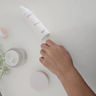 프리마인 바르기만 하면 철벽 스킨케어+24시간 마스크팩 효과. 셀라브 리제너레이팅 시스템 부스터+크림 세트 — 5점을 준 리뷰어가 2023년 5월 올린 사용 사진