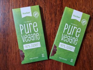 당류2g 자일리톨로 단맛을낸 슈카 퓨어비건 무설탕초콜릿 Xucker vegan 2개입 — 5점을 준 리뷰어가 2021년 4월 올린 사용 사진