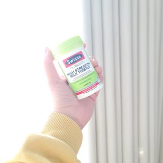 Swisse 스위스 고함량 밀크씨슬 35,000mg 60정 — 5점을 준 리뷰어가 2021년 11월 올린 사용 사진