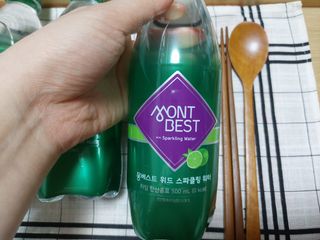 몽베스트 Montbest with Sparkling water Lime20병 — 5점을 준 리뷰어가 2022년 7월 올린 사용 사진