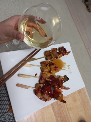 [다물꼬치] 삼겹새우롤꼬치 5개입 350g  + 데리야끼소스 120g + 매운고추소스 120g — 5점을 준 리뷰어가 2021년 11월 올린 사용 사진