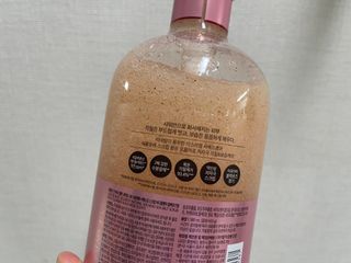 벨먼 내추럴스파 수분광채 스크럽 바디워시 600ml 5종 — 5점을 준 리뷰어가 2022년 5월 올린 사용 사진