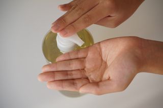닥터시드 페퍼민트 앤 레몬 비건 비듬케어 쿨 탈모 샴푸 (1000ml) — 5점을 준 리뷰어가 2024년 2월 올린 사용 사진