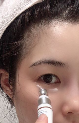 산수시 일루미네이팅 펄 영양 다크서클 스틱 아이 크림 케어 15ml — 5점을 준 리뷰어가 2021년 6월 올린 사용 사진