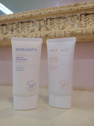 보타니티 촉촉수분자차 아쿠아핏 선 에센스 50ml + 보송톤업자차 징크 선 로션 50ml SPF50+ PA++++ (4/25) — 5점을 준 리뷰어가 2022년 5월 올린 사용 사진