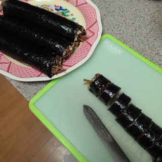 해풀잎 누구나 김밥*1ea [(혼합야채 35g *1ea,  김밥김 (5g, 5ea),  양념간장 (6g, 5ea), 참기름(5g, 2ea)] — 5점을 준 리뷰어가 2022년 8월 올린 사용 사진
