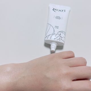 렉스리 데일리 톤업 크림 Rexri Daily Tone Up Cream — 5점을 준 리뷰어가 2022년 9월 올린 사용 사진