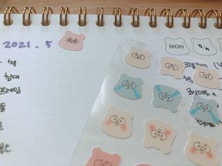 리훈 곰부 체크리스트+ 곰부 리무버블스티커 1장 — 5점을 준 리뷰어가 2021년 5월 올린 사용 사진