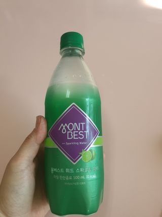 몽베스트 Montbest with Sparkling water Lime20병 — 4.5점을 준 리뷰어가 2021년 10월 올린 사용 사진