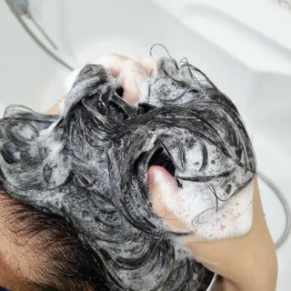 닥터시드 페퍼민트 앤 레몬 비건 비듬케어 쿨 탈모 샴푸 (1000ml) — 5점을 준 리뷰어가 2024년 1월 올린 사용 사진
