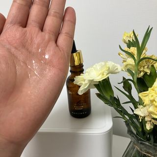 스킨큐어 산다화 비타민c 화이트닝 에센스 30ml — 4.5점을 준 리뷰어가 2023년 10월 올린 사용 사진