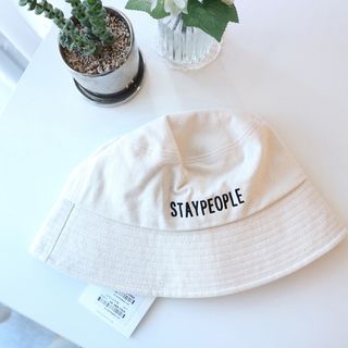 [스테이피플] STAYPEOPLE BUCKET HAT (IVORY) — 4.5점을 준 리뷰어가 2022년 9월 올린 사용 사진