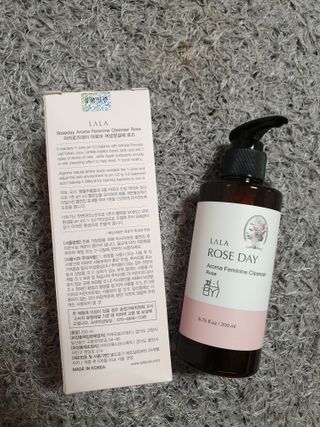 라라로즈데이 시즌2 여성청결제 200ml 아로마 페미민 클렌저, 독일더마인증 — 5점을 준 리뷰어가 2021년 9월 올린 사용 사진