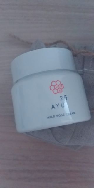 AYU25[아유트웬티파이브]다마스크로즈워터 베이스 천연 수분 촉촉 크림 — 4점을 준 리뷰어가 2021년 4월 올린 사용 사진