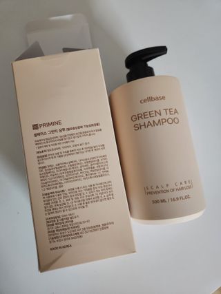 프리마인 더이상 뻣뻣하고 효과없는 탈모샴푸는 NO. 근본부터 케어하는 셀베이스 그린티샴푸(500ml) — 4점을 준 리뷰어가 2023년 5월 올린 사용 사진